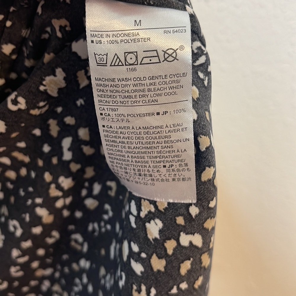 Banana Republic Button Down Collared Long Sleeve … - image 3